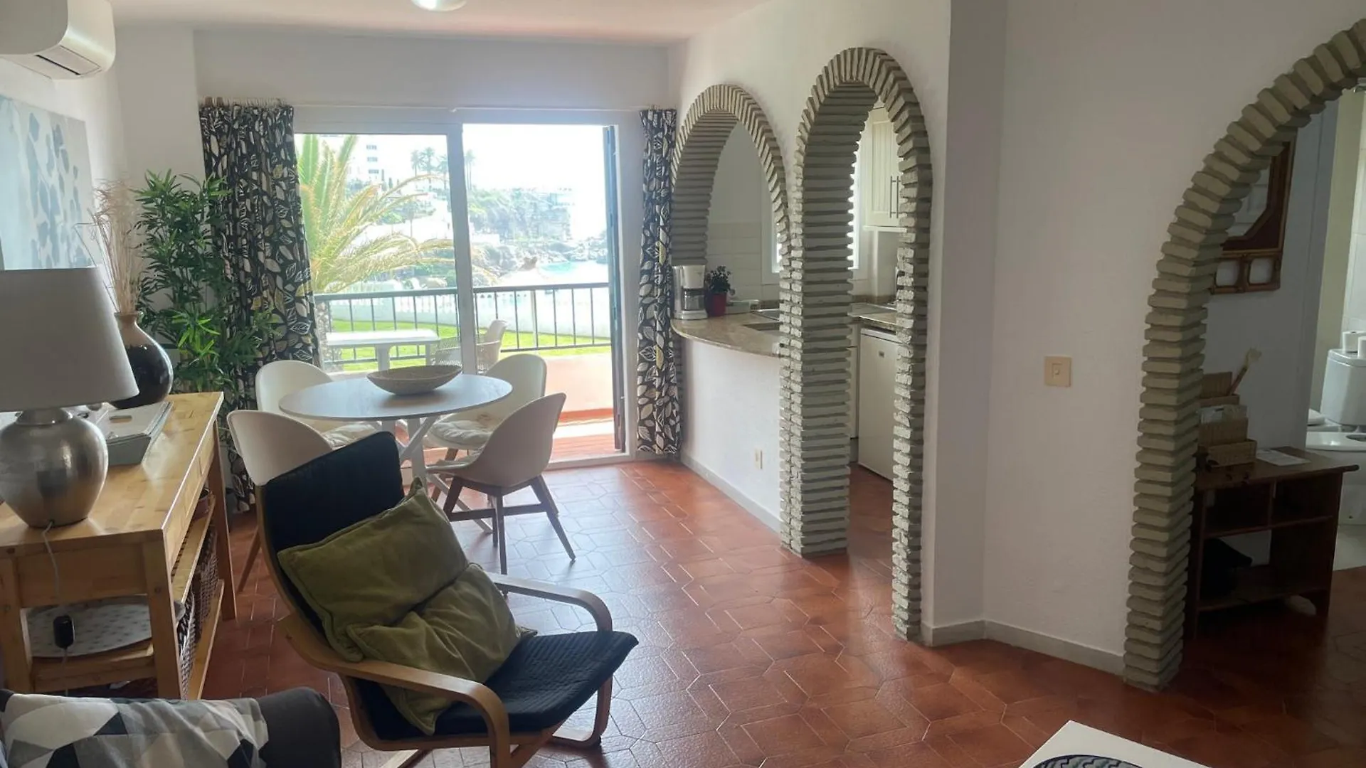 Palmeras 8 Menyber Nerja Apartment